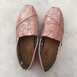 🍉 TOMS Pink Glitter Women’s Classic Slip-on Shoes